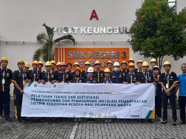 Kementrian ESDM Memberikan Fasilitasi Pelatihan Teknis Dan Sertifikasi  Bagi  Siswa Teknik Tenaga Listrik SMKN 3 Semarang