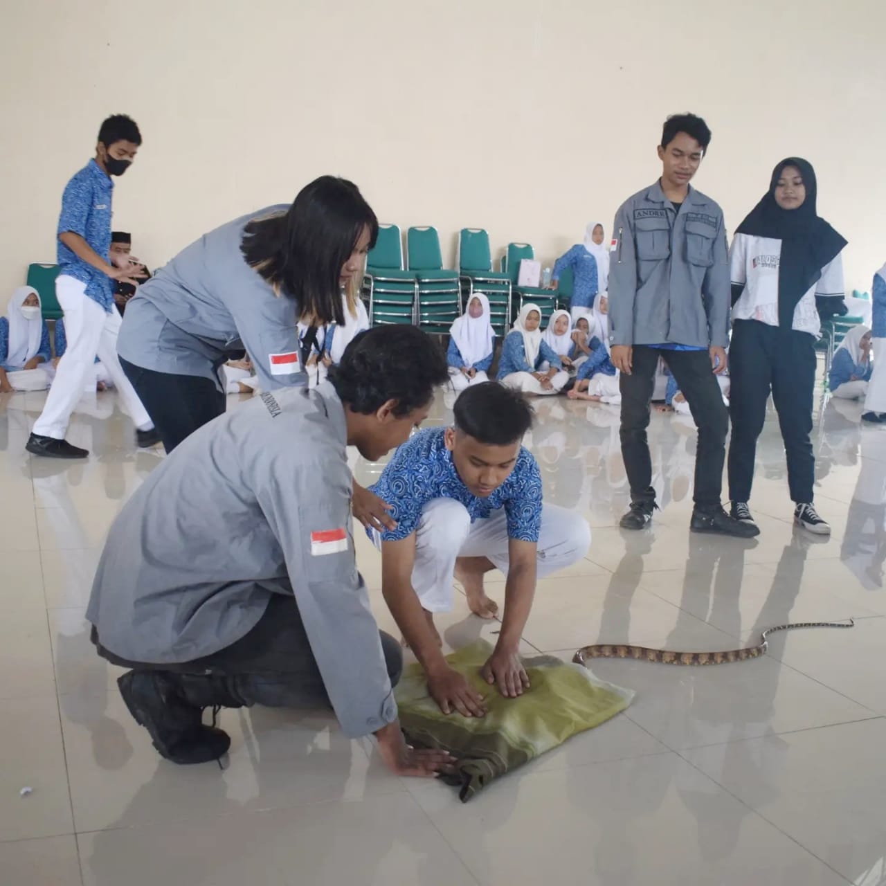 SMAN 1 Bringin Hadirkan Workshop “Snake Rescue” dalam Rangkaian Pelaksanaan P5 SMAN 1 Bringin Hadirkan Workshop “Snake Rescue” dalam Rangkaian Pelaksanaan P5