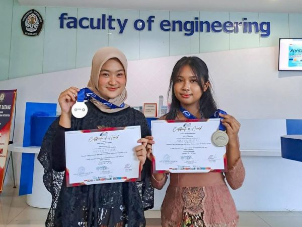 JACO (Jackfruit Barks and Coconut Water) for Being Fish Preservatives Antar 2 Siswa SMAN 3 Semarang Raih Silver Medal AISEEF 2023 JACO (Jackfruit Barks and Coconut Water) for Being Fish Preservatives Antar 2 Siswa SMAN 3 Semarang Raih Silver Medal AISEEF 2023