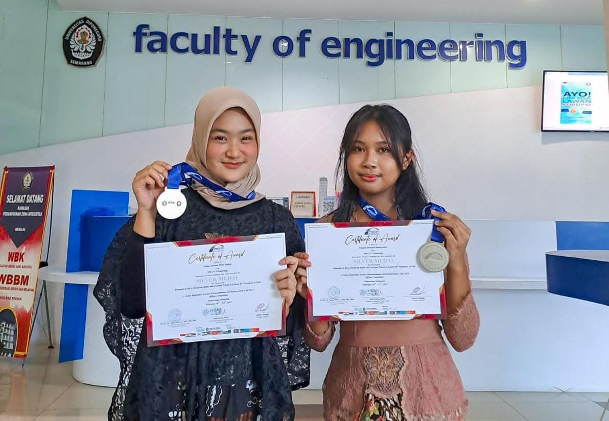 JACO (Jackfruit Barks and Coconut Water) for Being Fish Preservatives Antar 2 Siswa SMAN 3 Semarang Raih Silver Medal AISEEF 2023