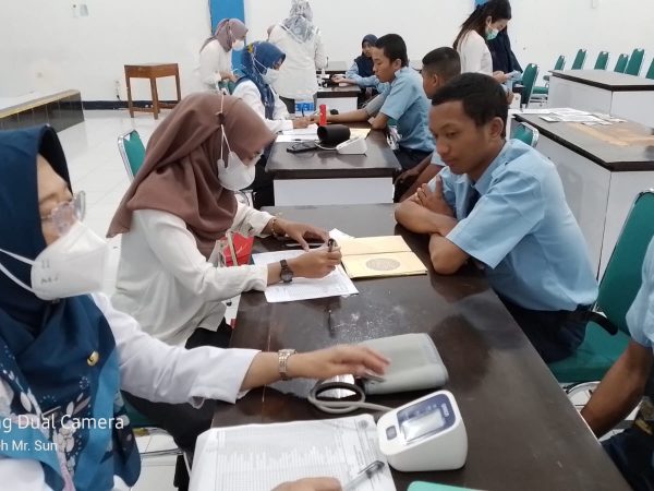Pemeriksaan Berkala Kesehatan Remaja Menuju STEMSA Sehat Pemeriksaan Berkala Kesehatan Remaja Menuju STEMSA Sehat