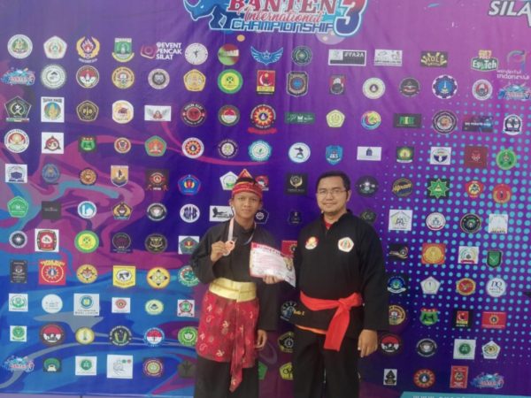 Pesilat SMAN 16 Semarang Raih Medali dalam Ajang Internasional Pesilat SMAN 16 Semarang Raih Medali dalam Ajang Internasional