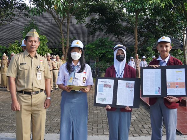 SMAN 1 Tuntang Luncurkan Buletin Sekolah