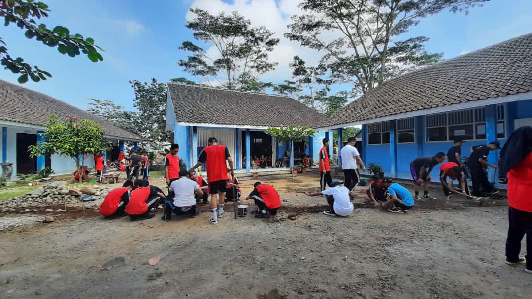 Jumat Bersih Sebagai Projek Kolaborasi Penerapan Mapel IPAS, Matematika dan P5