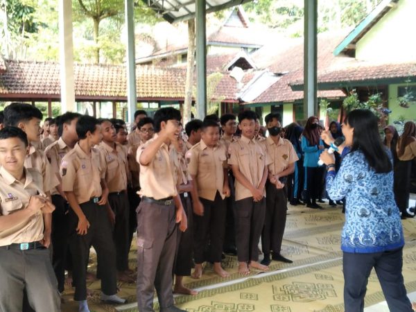 Roadshow SMKN 1 Tuntang Disambut Meriah SMPN 7 Salatiga