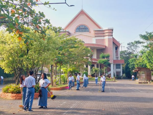 Gelar Aksi Sosial Pada Momentum HUT SMAN 14 Semarang ke-36 Gelar Aksi Sosial Pada Momentum HUT SMAN 14 Semarang ke-36