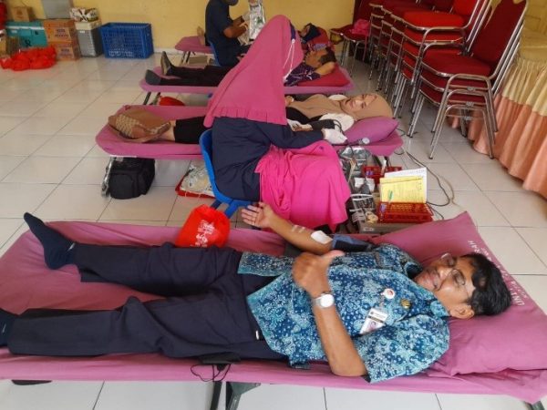 Siswa, Guru & Karyawan SMAN 14 Semarang Antusias Mengikuti Donor Darah