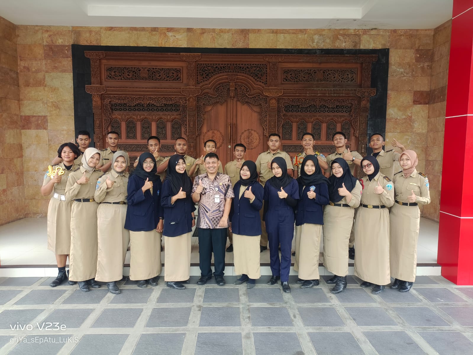 Kelolosan Siswa SMKN 10 Semarang Dalam SNBP 2023 Melesat 1.150% Kelolosan Siswa SMKN 10 Semarang Dalam SNBP 2023 Melesat 1.150%