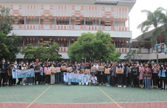OSIS SMKN 6 Semarang Adakan “Ramadhan Berbagi”