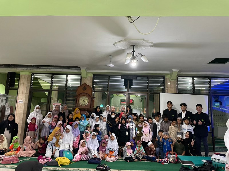 OSIS Ramadan Care: Indahnya Berbagi di Bulan yang Suci OSIS Ramadan Care: Indahnya Berbagi di Bulan yang Suci
