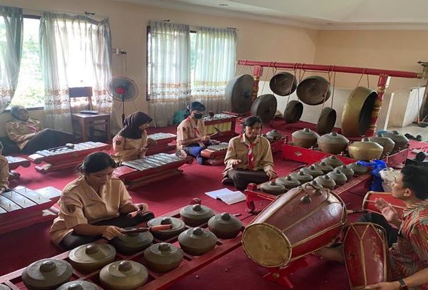 Asyik Berlatih Gamelan Saat Bulan Ramadhan: Menjaga Warisan Budaya Jawa
