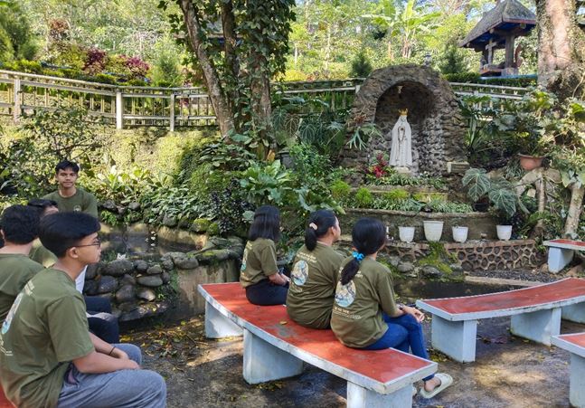 Silentium & Belajar dari Alam, Retret Pelajar Katolik SMAN 16 Semarang Sukses Digelar Silentium & Belajar dari Alam, Retret Pelajar Katolik SMAN 16 Semarang Sukses Digelar