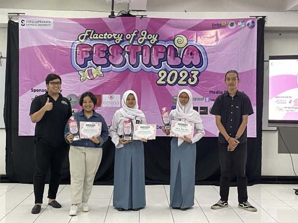 SMAN 4 Semarang Torehkan Prestasi di FestiFLA UNIKA SMAN 4 Semarang Torehkan Prestasi di FestiFLA UNIKA