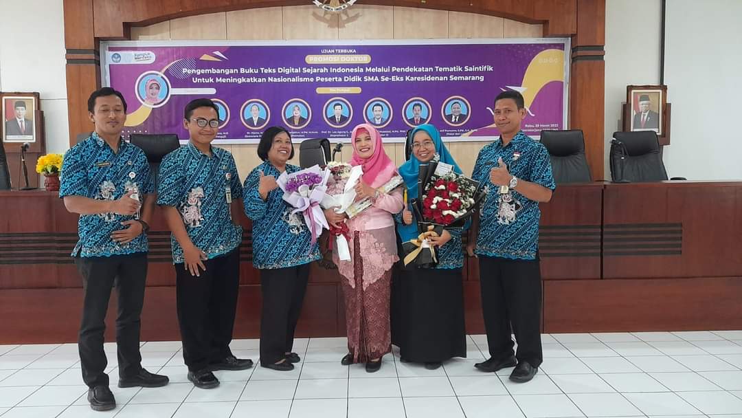 Guru Sejarah SMAN 1 Tuntang Raih Gelar Doktor
