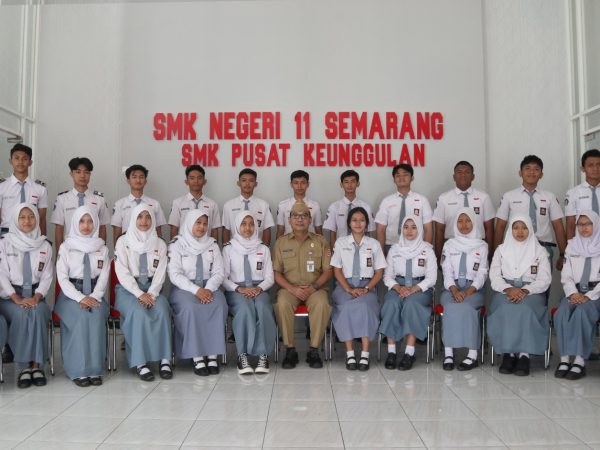 SMKN 11 Semarang Apresiasi Siswa Berprestasi SMKN 11 Semarang Apresiasi Siswa Berprestasi