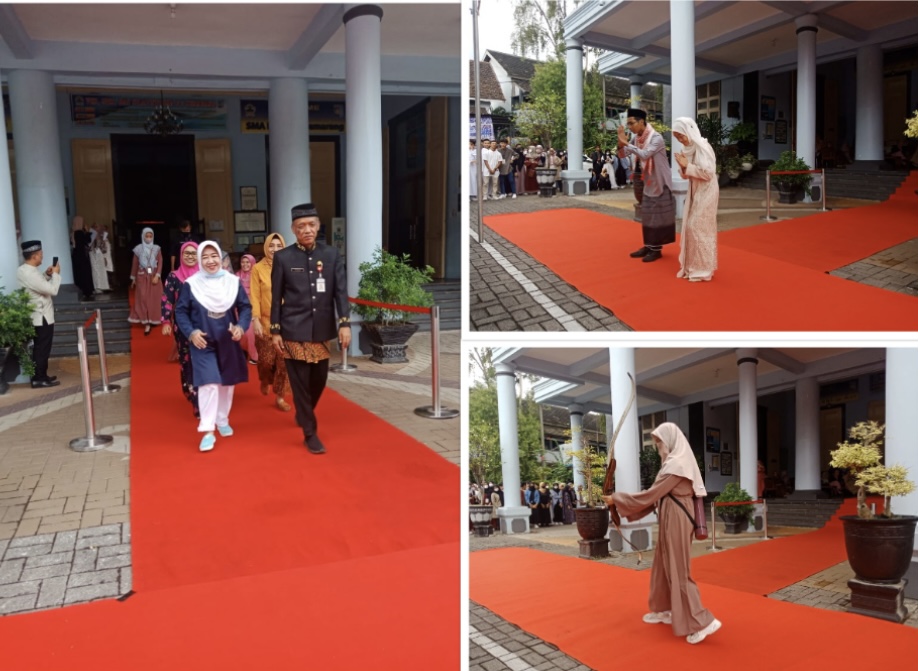 “SMAGA Fashion Week” : Dari Siswa sampai Kepala Sekolah Action di Canopywalk “SMAGA Fashion Week” : Dari Siswa sampai Kepala Sekolah Action di Canopywalk
