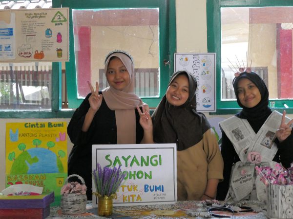 SMAN 1 Tuntang Gelar Karya Projek P5 Gaya Hidup Berkelanjutan ‘Sampah Plastik Bom Waktu Bagi Lingkungan’