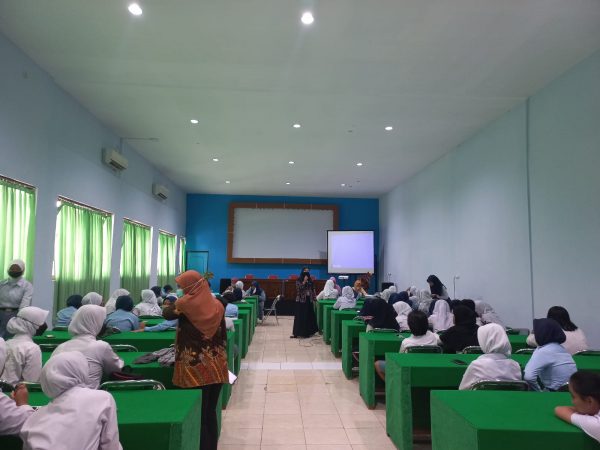 SMKN 10 Semarang Ikuti Edukasi Produk Nivea dalam Kegiatan Penetration Nivea Semarang SMKN 10 Semarang Ikuti Edukasi Produk Nivea dalam Kegiatan Penetration Nivea Semarang