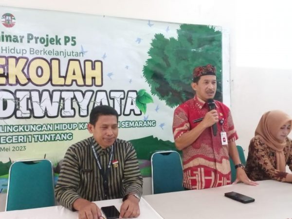 Edukasi Sampah Plastik, SMAN 1 Tuntang Undang Dinas Lingkungan Hidup