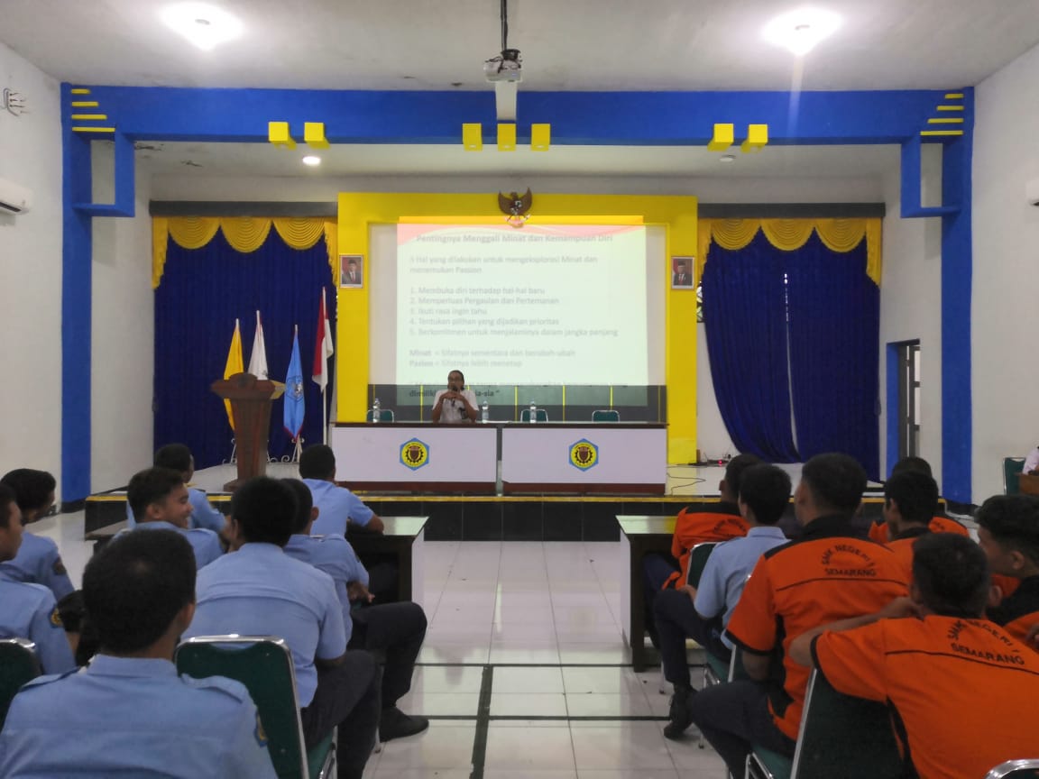 Disnaker Semarang Bekali Siswa SMKN 1 Semarang Tentang Pasar Kerja Disnaker Semarang Bekali Siswa SMKN 1 Semarang Tentang Pasar Kerja