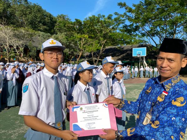 SMAN 1 Tuntang Juarai Video Kreatif Hari Bumi SMAN 1 Tuntang Juarai Video Kreatif Hari Bumi