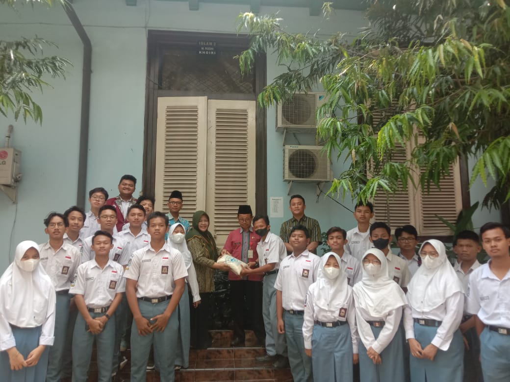 Zakat Fitrah SMAN 3 Semarang; Media Pelatihan & Pendidikan