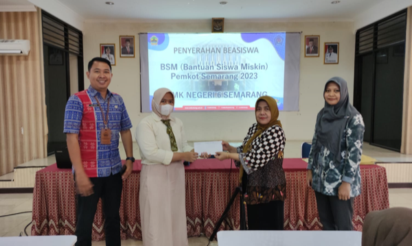 Penyerahan Bantuan Siswa Miskin (BSM) Kota Semarang Tahun 2023 SMKN 6 Semarang Penyerahan Bantuan Siswa Miskin (BSM) Kota Semarang Tahun 2023 SMKN 6 Semarang
