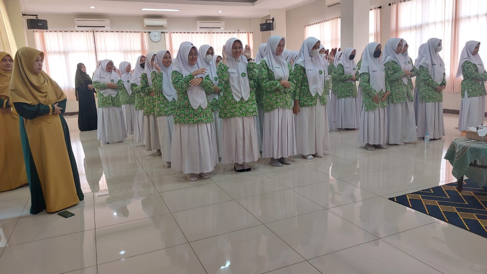 SMAHA Adakan Pelatihan Sholat