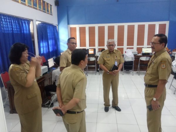 Kunjungan Kacabdin Memantau Pelaksanaan PPDB di SMKN 10 Semarang