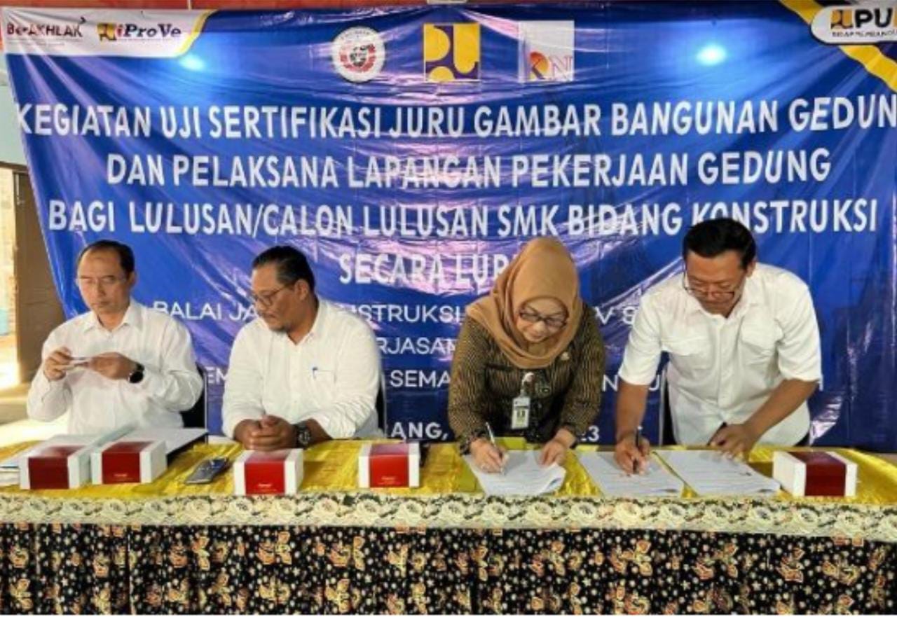 Uji Sertifikasi Juru Gambar Bangunan Gedung & Pelaksana Lapangan Pekerjaan Gedung Bagi Lulusan SMK Bidang Konstruksi Kerja Sama Dengan SMKN 3 Semarang