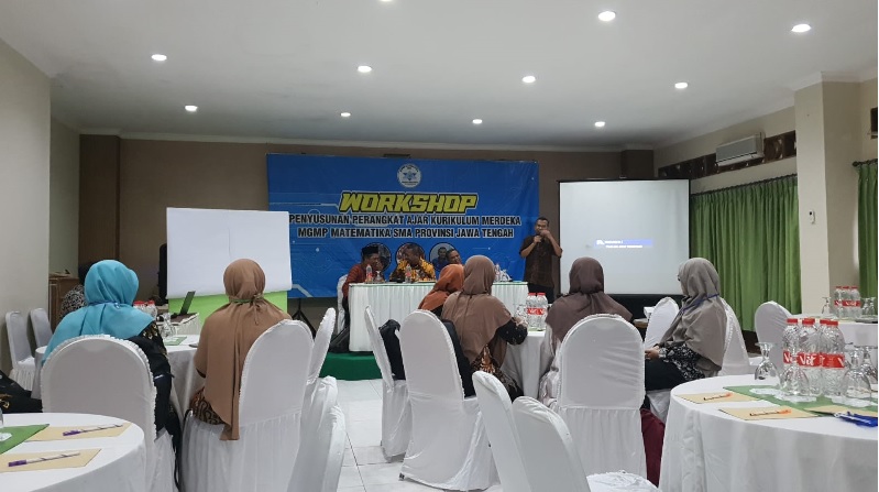 MGMP Matematika Gelar Workshop Perangkat Ajar KM