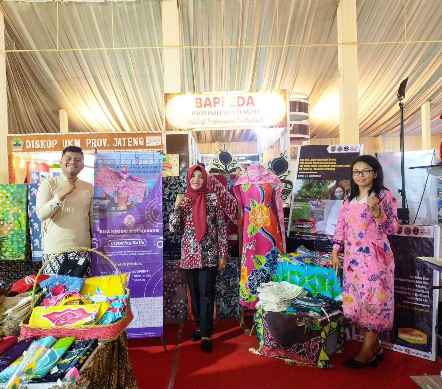 Batik Adiwiyata SMANSE Semarakkan Jateng Fair 2023 Batik Adiwiyata SMANSE Semarakkan Jateng Fair 2023