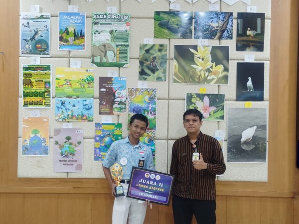 Bintang sang Juara II Lomba Fotografi Tingkat Nasional di UPGRIS Hobimu, Pretasi untuk STEMA Tercinta