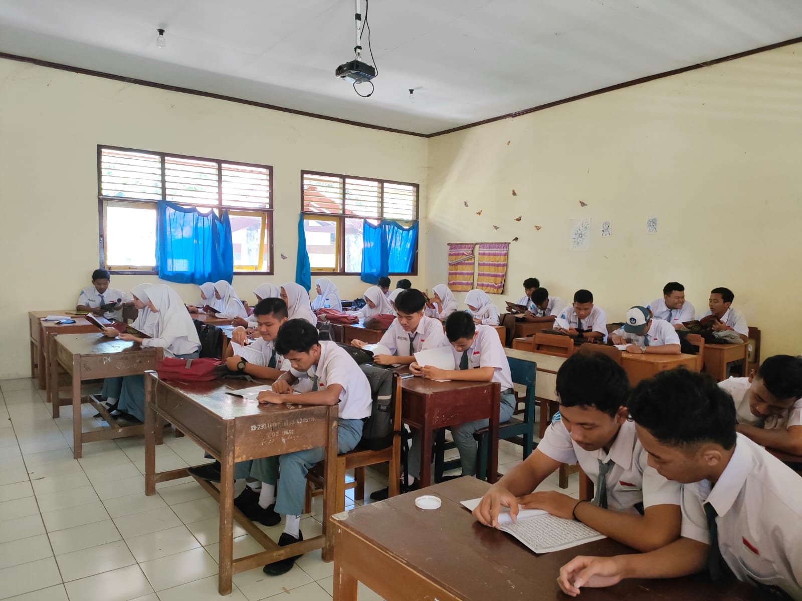 SMA N 1 Bringin Tahtiman Al-Qur'an Memperingati Tahun Baru 1445 Hijriah