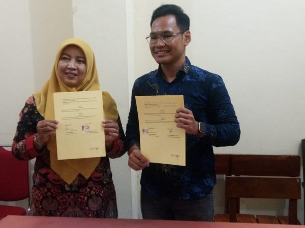 Penandatangan MOU SMK Hidayah dengan PT. Itho Indostok