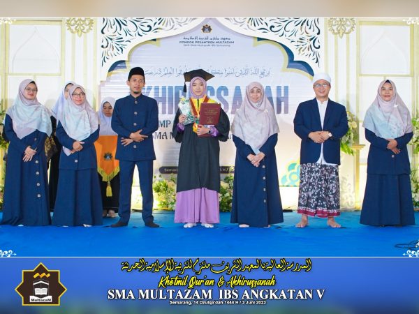 Akhirussanah & Khotmil Qur’an 2023 SMAZAM Bertabur Prestasi