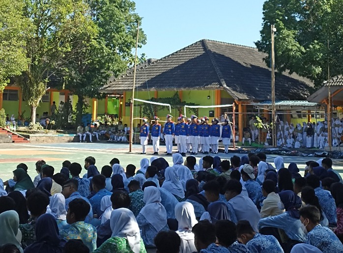 Kemeriahan Demonstrasi Ekstrakurikuler Dalam MPLS  SMAN 16 Semarang