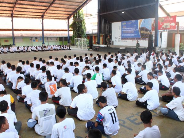 Gandeng Arhanud, Stemsa Gembleng Fisik & Mental Siswa