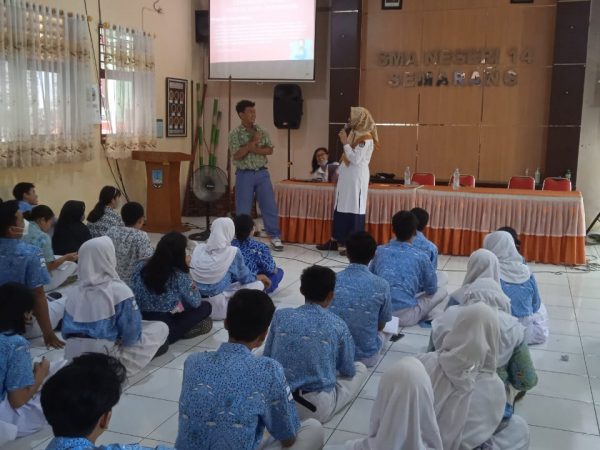 Bekali Wawasan Tentang Pemilu, SMAN 14 Semarang Hadirkan Narasumber dari KPU