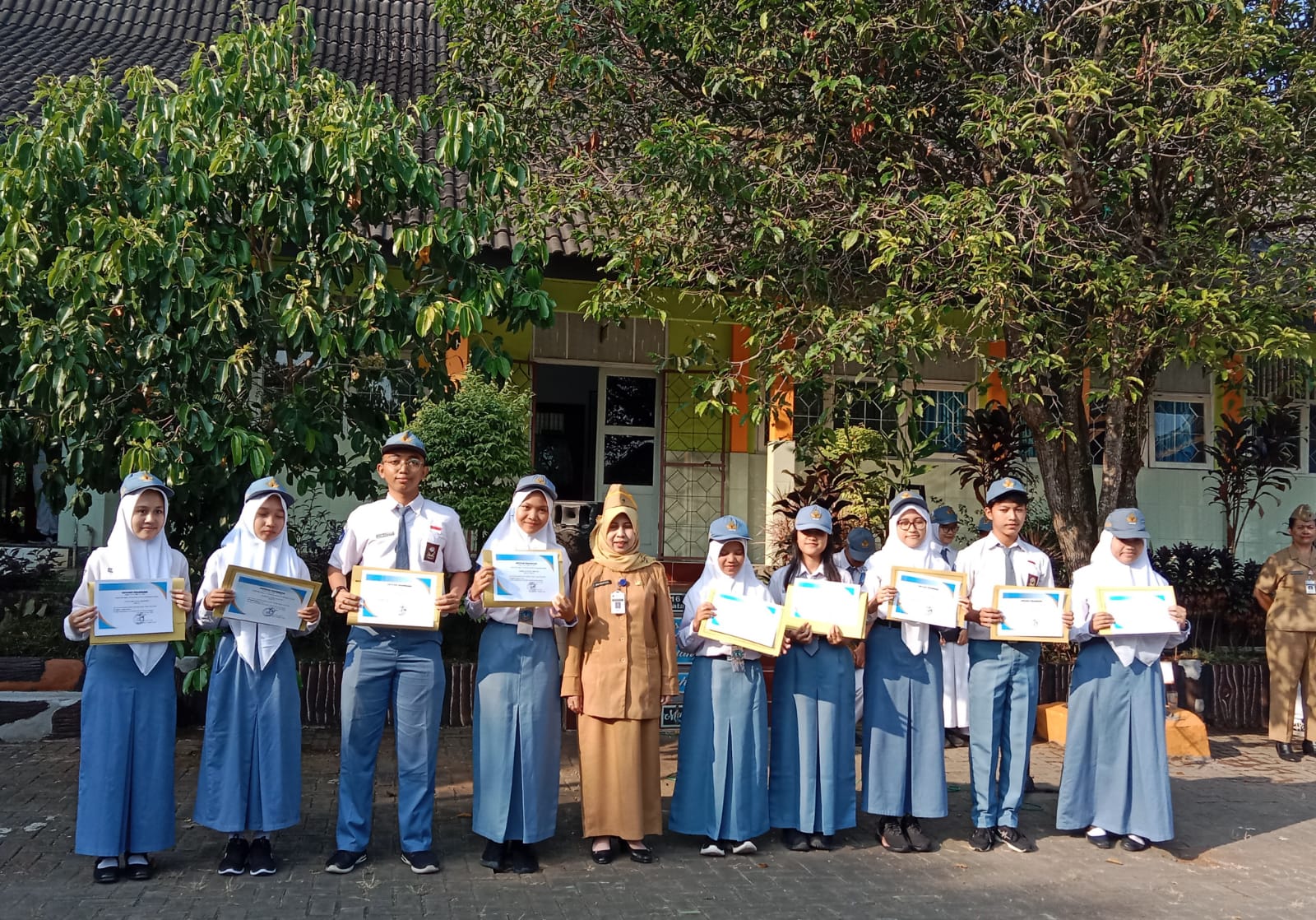 SMAN 16 Semarang Berikan Reward Siswa Prestasi Akademik Tahun Ajaran 2022/2023