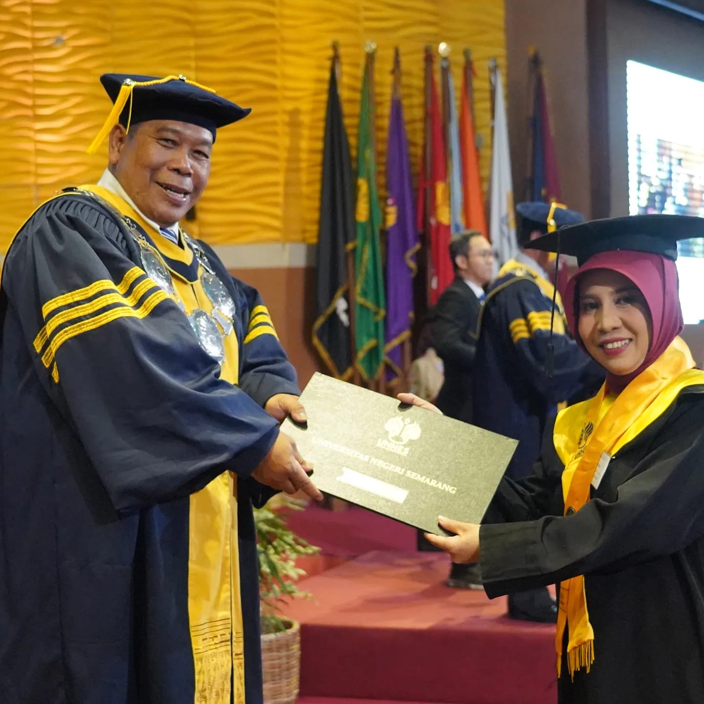 Kepala SMAN 16 Semarang Wisuda Program Doktor