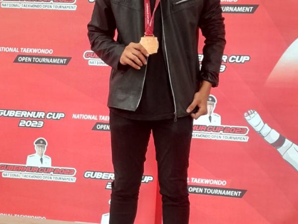 Siswa SMAN 11 Semarang Menyabet Medali Perak & Perunggu Pada Gubernur Cup 2023 National Taekwondo Open Tournament 2023
