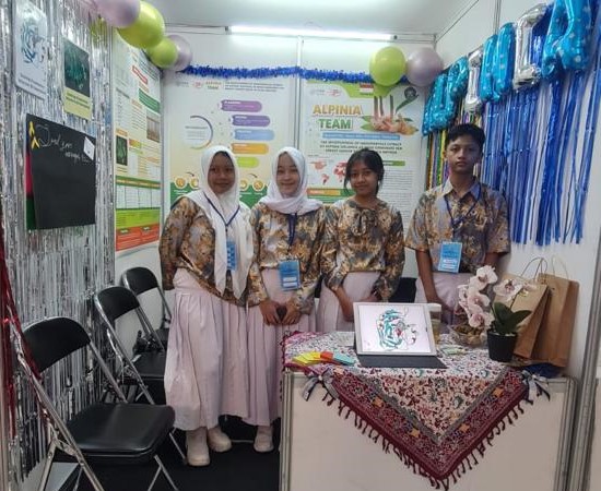 Siswa SMAN 3 Semarang Sabet Medali Emas IIIEX International Competition 2023