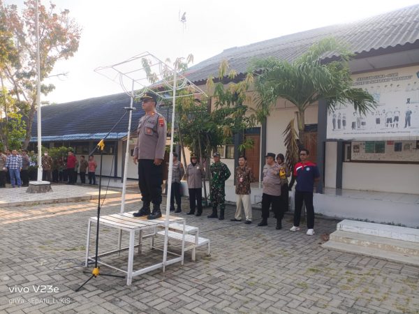 Sinergitas SMKN 10 Semarang Dengan TNI-POLRI