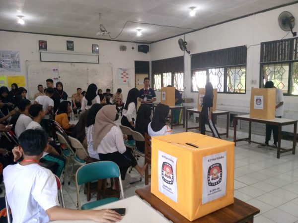 Pemilos SMAN 16 Semarang, Belajar Demokrasi dan Berjiwa Go Green