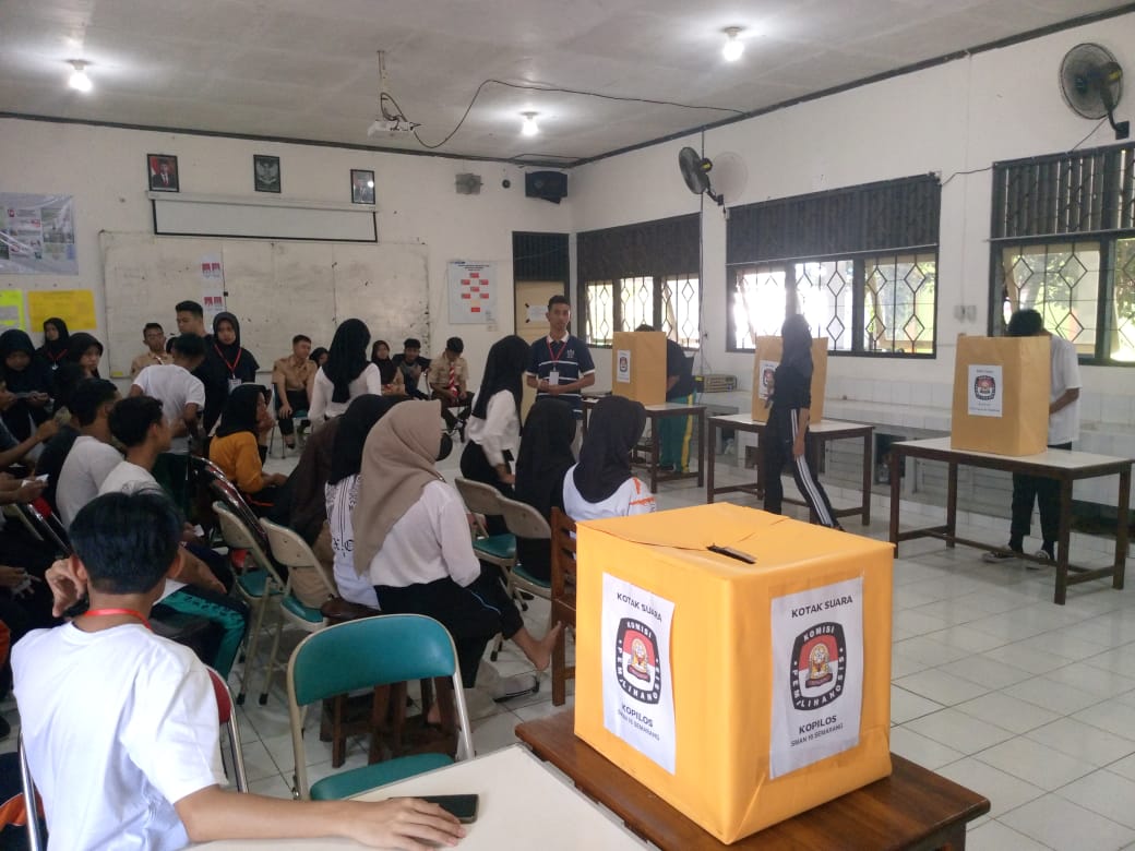 Pemilos SMAN 16 Semarang, Belajar Demokrasi dan Berjiwa Go Green