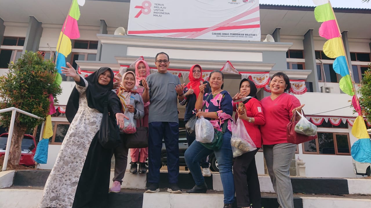 Pesona Senja di Bazar Tarubudaya