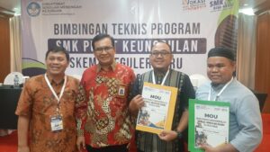 Direktur SMK Tutup Bintek SMK PK Tahap 2