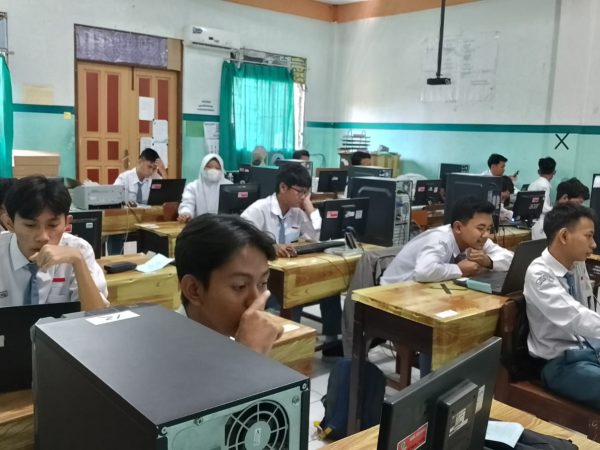 Penilaian Harian 1 Sebagai Evaluasi & Motivasi Belajar Peserta Didik di SMK Hidayah Semarang