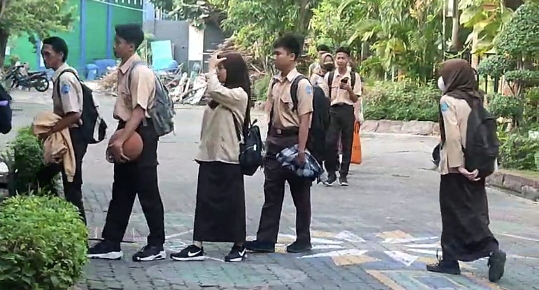 Dukung Kurangi Pemanasan Global, SMAN 14 Semarang Kampanyekan Sehari Tanpa Kendaraan Bermotor